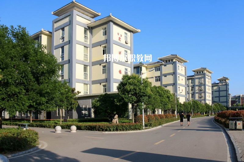 安徽亳州技師學(xué)院2021年報(bào)名條件、招生要求、招生對(duì)象