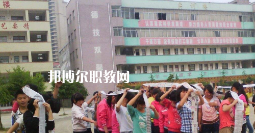甕安鴻翔中等職業(yè)技術(shù)學(xué)校怎么樣、好不好