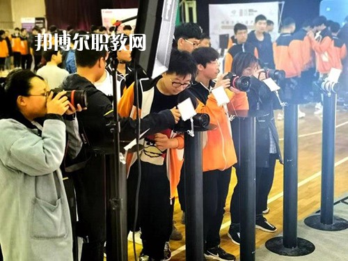 泰州市鳳凰藝術(shù)學(xué)校2021年報(bào)名條件、招生要求、招生對(duì)象