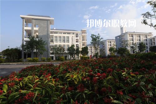 普洱農(nóng)業(yè)學(xué)校2021年報(bào)名條件、招生要求、招生對(duì)象