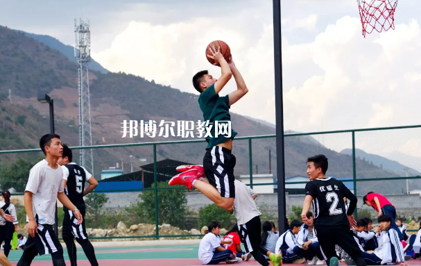 迪慶州民族中等專(zhuān)業(yè)學(xué)校地址在哪里