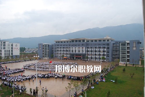 麗江民族中等專業(yè)學(xué)校2021年報名條件、招生要求、招生對象