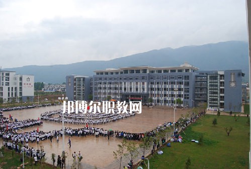 麗江民族中等專業(yè)學(xué)校2021年學(xué)費(fèi)、收費(fèi)多少