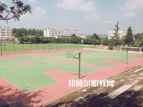 楚雄醫(yī)藥高等?？茖W(xué)校2021年報名條件、招生要求、招生對象