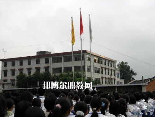 云南臨滄衛(wèi)生學校2021年報名條件、招生要求、招生對象