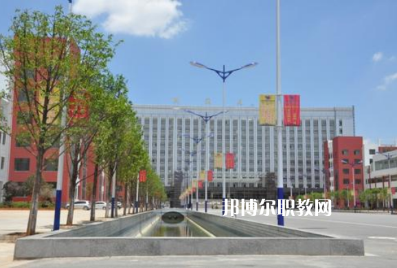 云南電子信息高級技工學(xué)校2021年報名條件、招生要求、招生對象