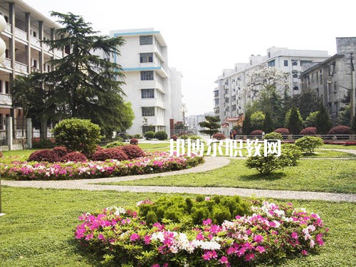 保山市昌寧縣職業(yè)技術(shù)學(xué)校2021年學(xué)費(fèi)、收費(fèi)多少