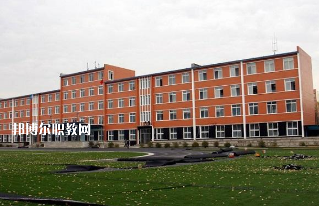 云南楚雄工業(yè)學(xué)校2021年學(xué)費(fèi)、收費(fèi)多少