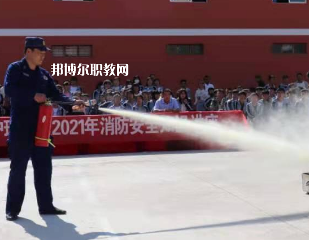 定西隴中護(hù)理學(xué)校2022年報(bào)名條件、招生要求、招生對(duì)象