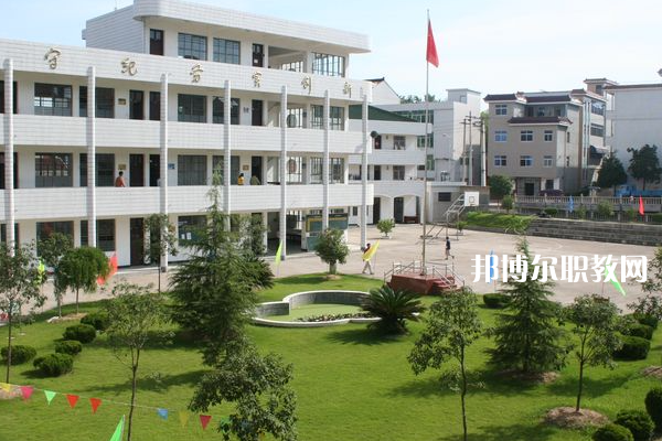 重慶輕工業(yè)技工學校2022年招生錄取分數線 