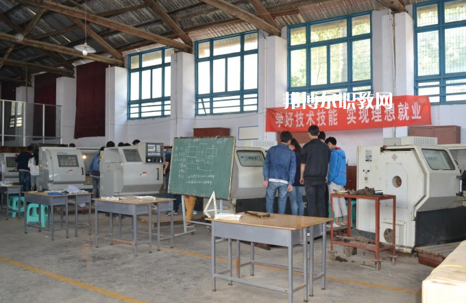 貴州鐵路技術(shù)學(xué)校2022年報(bào)名條件、招生要求、招生對(duì)象