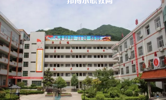 鎮(zhèn)巴職業(yè)中學(xué)怎么樣、好不好