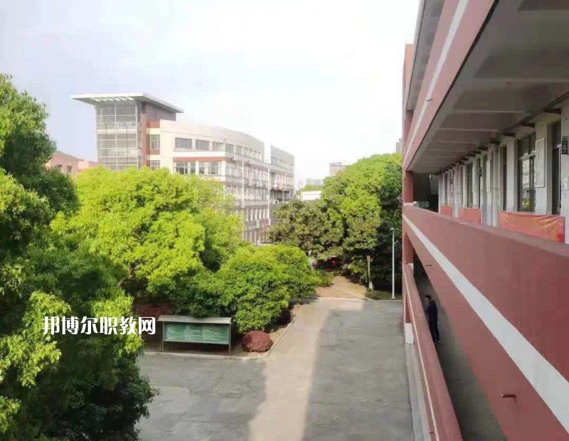 江陰商業(yè)中等專業(yè)學校2022年報名條件、招生要求、招生對象