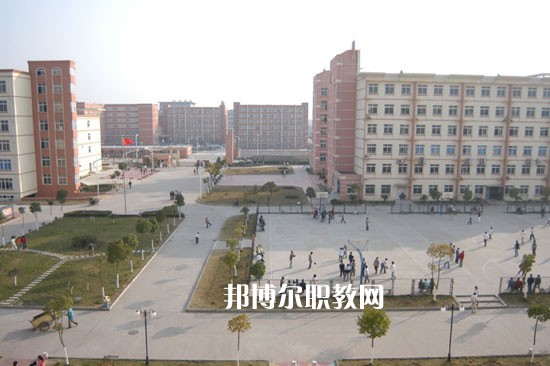 重慶合川教師進(jìn)修學(xué)校2022年學(xué)費(fèi)、收費(fèi)多少 