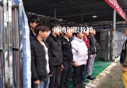 貴陽(yáng)汽車工業(yè)技術(shù)學(xué)校2022年招生辦聯(lián)系電話