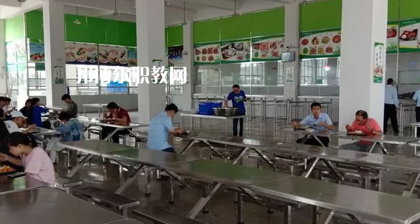 貴州貴陽經(jīng)貿(mào)職業(yè)學校2022年報名條件、招生要求、招生對象