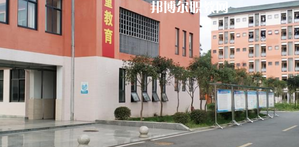 成都廣信數(shù)字技術(shù)職業(yè)學(xué)校2022年學(xué)費(fèi)、收費(fèi)多少