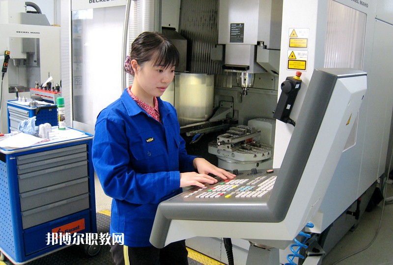 石家莊新世紀中等專業(yè)學(xué)校2022年報名條件、招生要求、招生對象