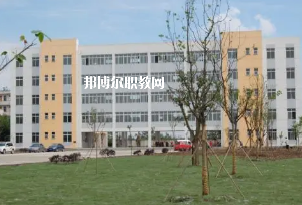 四川省廣漢市職業(yè)中專學校2022年報名條件、招生對象、招生要求