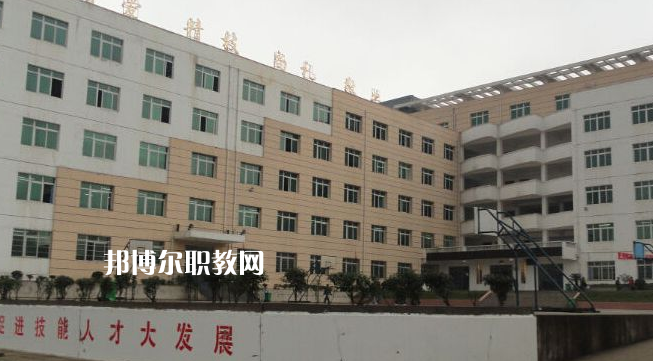 六枝特區(qū)技工學(xué)校2022年報名條件、招生要求、招生對象