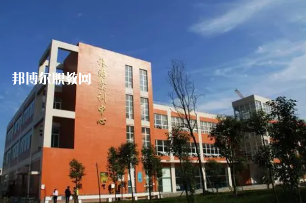 四川德陽(yáng)黃許職業(yè)中專學(xué)校2022年報(bào)名條件、招生對(duì)象、招生要求