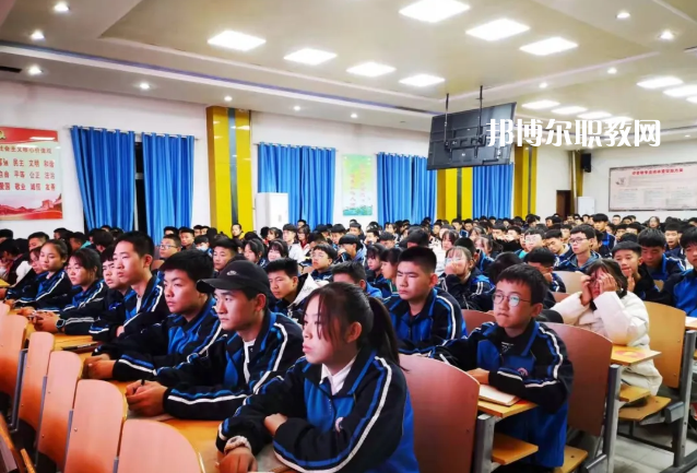 甘肅環(huán)縣職業(yè)中等專業(yè)學(xué)校2022年學(xué)費(fèi)、收費(fèi)多少