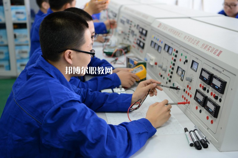 唐山建筑工程學(xué)校2022年報名條件、招生要求、招生對象
