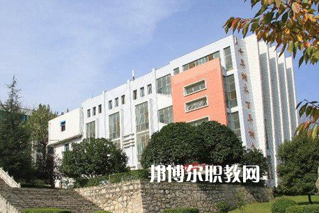 貴州金蓉?zé)o線(xiàn)電技工學(xué)校