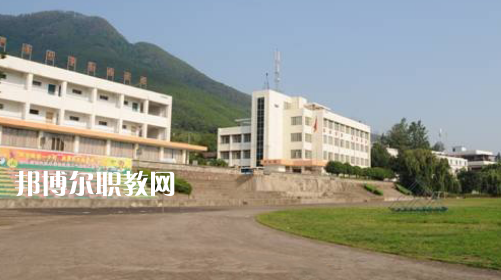 涼山州高級職業(yè)技術學校簡介