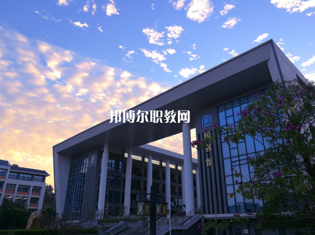 惠州衛(wèi)生學(xué)校2022年學(xué)費(fèi)、收費(fèi)多少