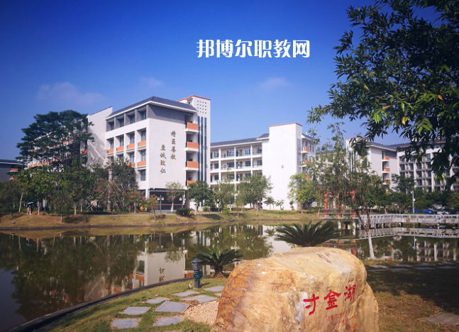 惠州衛(wèi)生學(xué)校2022年報名條件、招生要求、招生對象