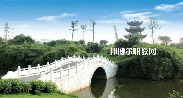 瀘州醫(yī)學(xué)院衛(wèi)生學(xué)校2022年報(bào)名條件、招生要求、招生對象