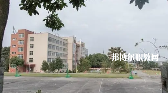 瀘州交通技工學(xué)校2022年報名條件、招生要求、招生對象