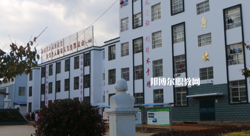 鹽源縣職業(yè)中學2022年報名條件、招生要求、招生對象