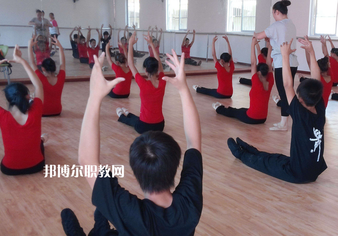 南寧民族歌舞藝術(shù)職業(yè)技術(shù)學(xué)校2022年學(xué)費、收費多少