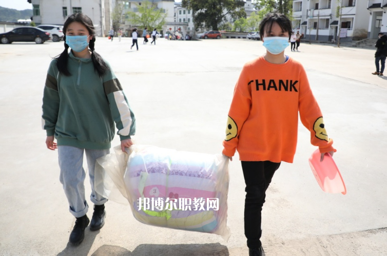 保定市清苑區(qū)職業(yè)技術(shù)教育中心2022年學(xué)費(fèi)、收費(fèi)多少