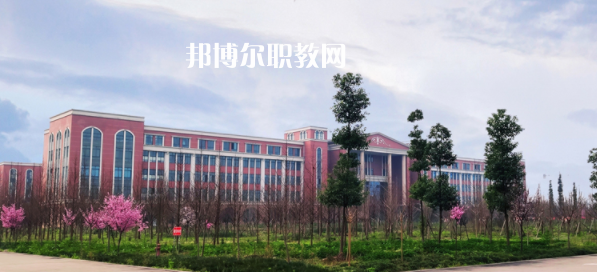樂山市醫(yī)藥科技高級技工學校成都校區(qū)網站網址