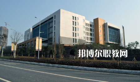 重慶建材技工學(xué)校2022年報(bào)名條件、招生要求、招生對(duì)象