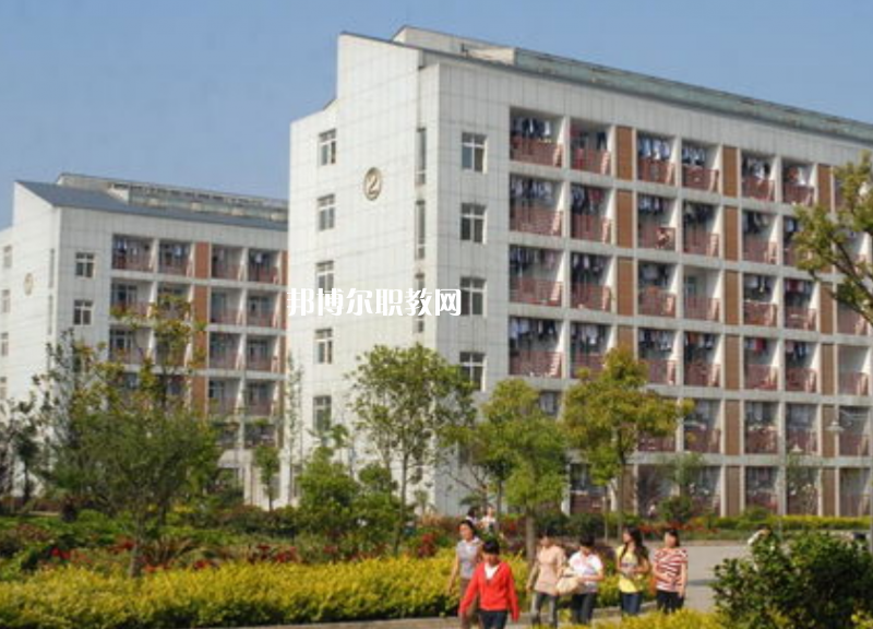 保山市昌寧縣職業(yè)技術(shù)學(xué)校2022年學(xué)費(fèi)、收費(fèi)多少
