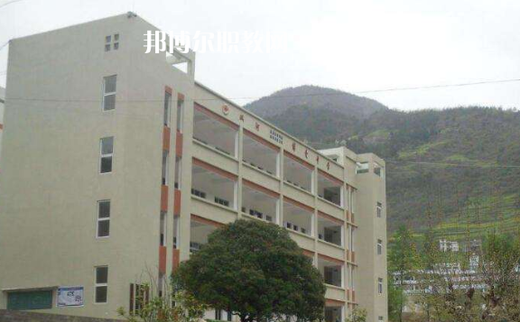 四川西昌交通學(xué)校2022年報名條件、招生要求、招生對象;