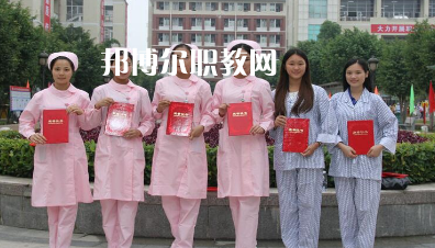廉江市衛(wèi)生職業(yè)技術(shù)學(xué)校2022年報(bào)名條件、招生要求、招生對(duì)象
