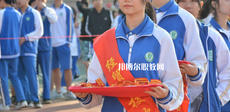 東莞經(jīng)濟(jì)貿(mào)易學(xué)校2022年報(bào)名條件、招生要求、招生對象