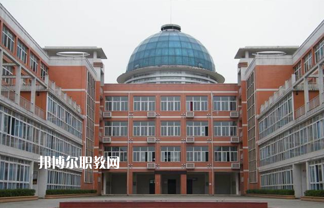 重慶大足職業(yè)教育中心2022年報名條件、招生要求、招生對象