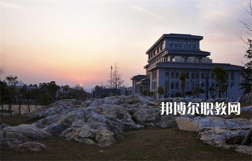 鎮(zhèn)江技師學(xué)院2022年報(bào)名條件、招生要求、招生對(duì)象