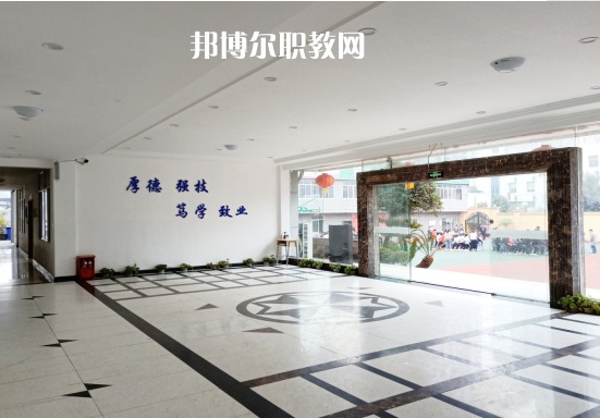 重慶機(jī)電技工學(xué)校2022年報(bào)名條件、招生要求、招生對象