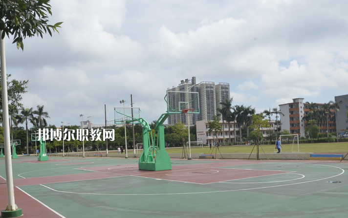馬關(guān)縣民族職業(yè)高級(jí)中學(xué)2022年報(bào)名條件、招生要求、招生對象