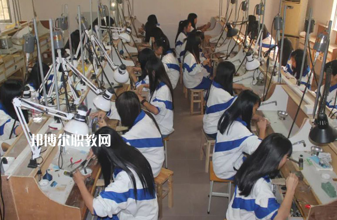 東莞實(shí)驗(yàn)技工學(xué)校2022年報(bào)名條件、招生要求、招生對(duì)象
