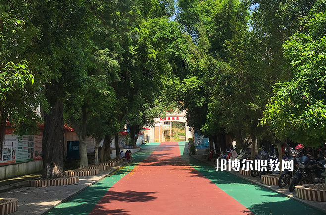 曲靖富源職業(yè)技術(shù)學(xué)校2022年報(bào)名條件、招生要求、招生對(duì)象