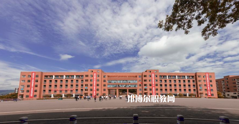 重慶綦江職業(yè)教育中心2022年學費、收費多少