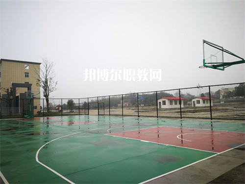 懷寧宏達技工學(xué)校2022年招生辦聯(lián)系電話